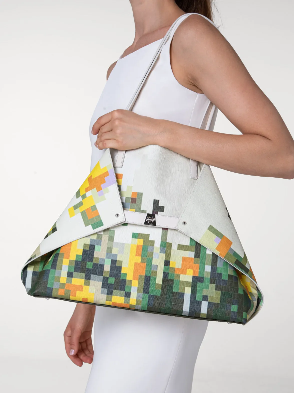 Ai Medium Shoulder Tote