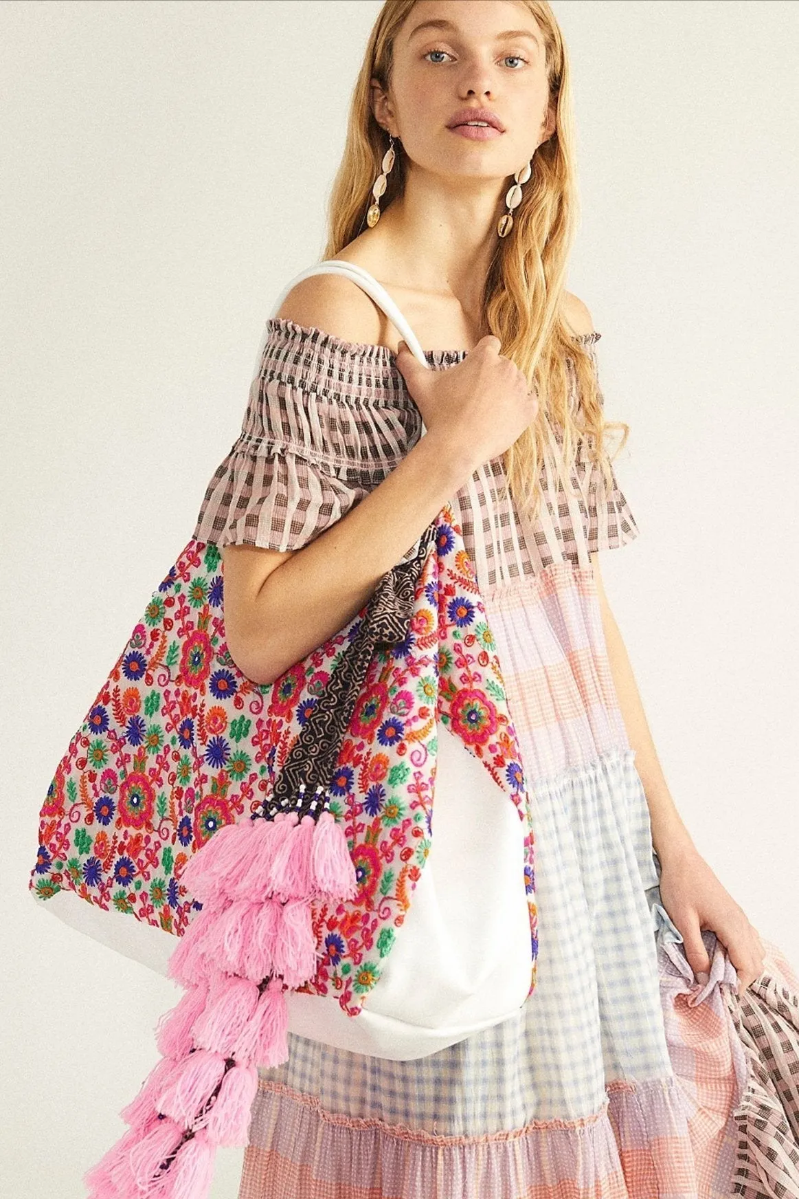 BOHO CHIC EMBROIDERED BAG LARA X FREE PEOPLE