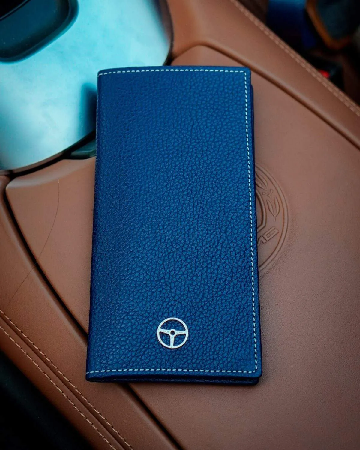 GLOBETROTTER - Full-grain Leather Long Wallet - Blue