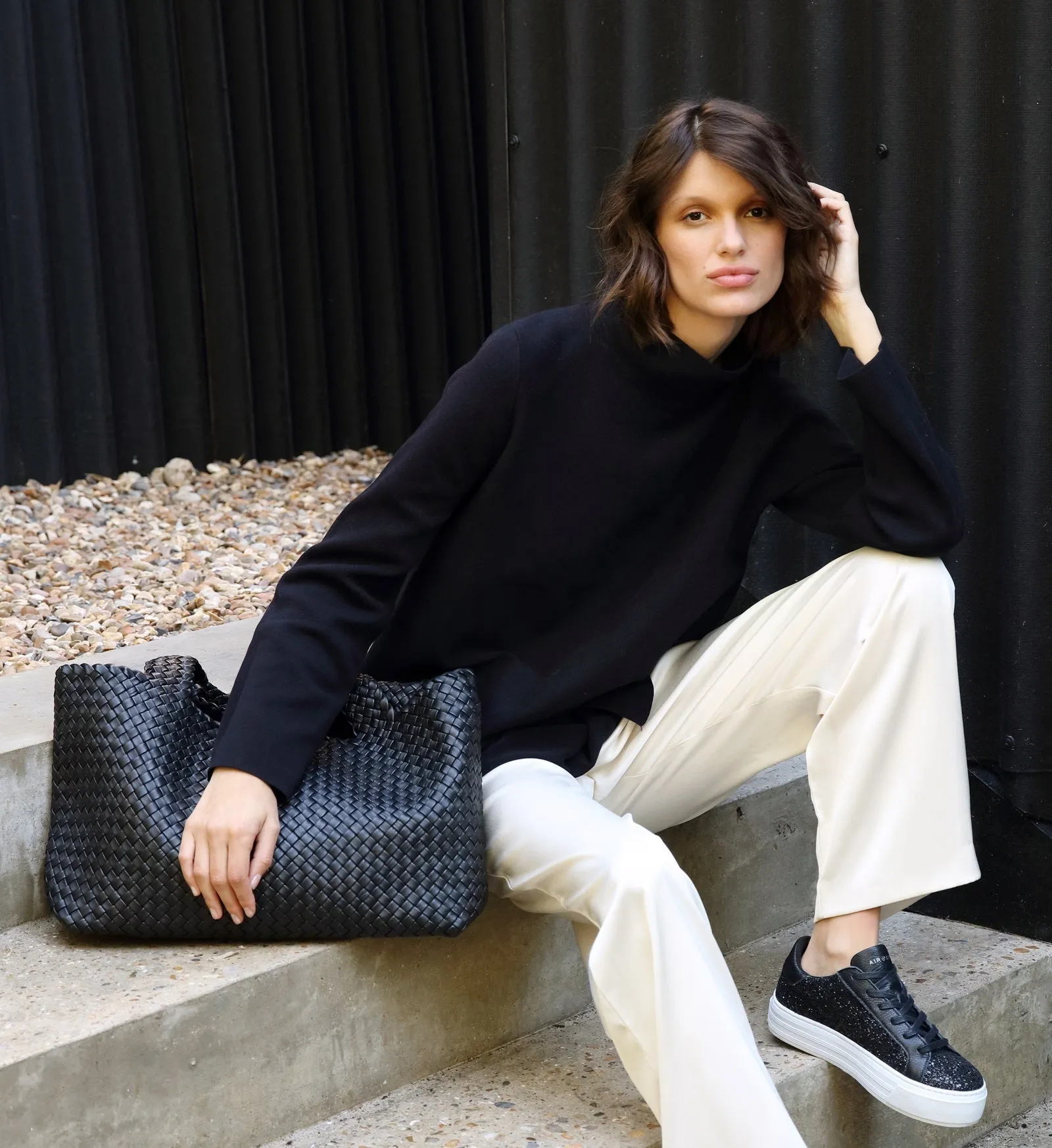 Lusso: Black Woven Leather Handbag