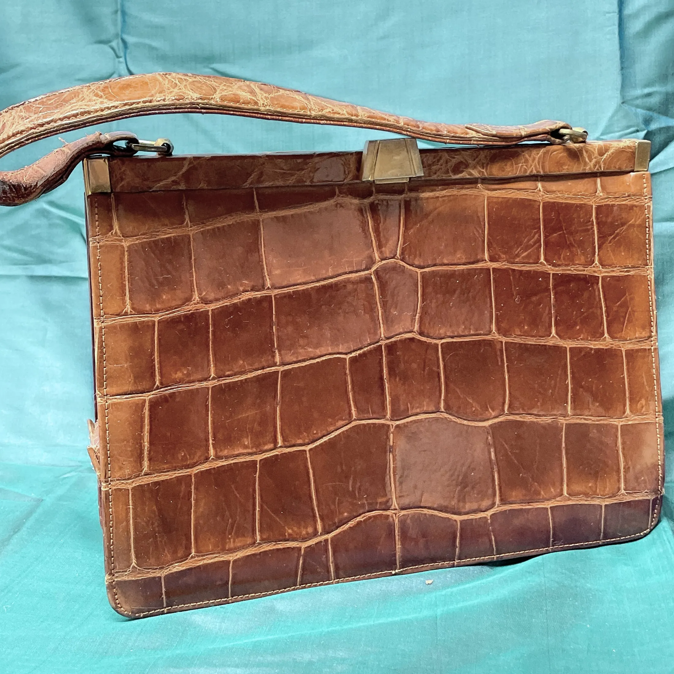 Vintage 50s/60s Alligator Handbag, Top Handle Brass Fittings